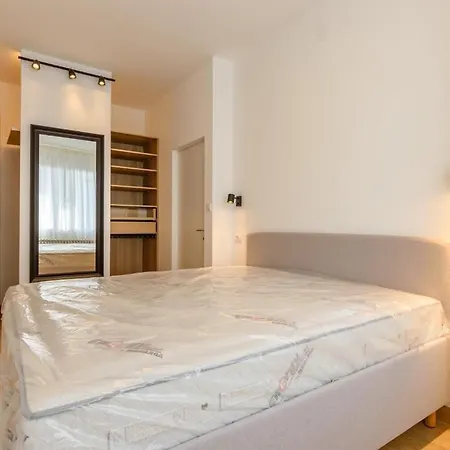 Apartment Brand New Flat Near Tesla Museum *