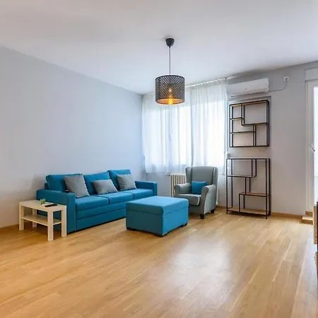 Brand New Flat Near Tesla Museum Lägenhet