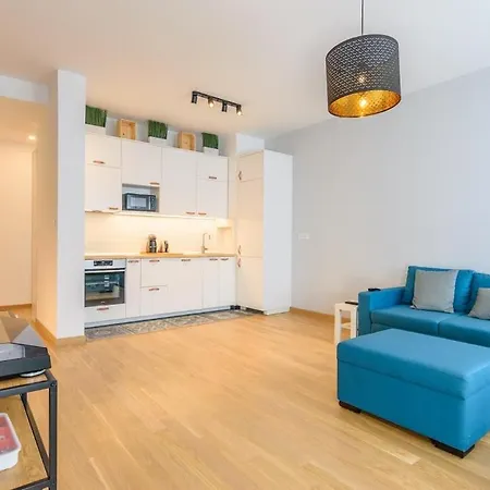 Brand New Flat Near Tesla Museum Apartmán